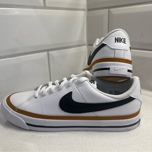 Nike BOYS Court Legacy (GS) White/Black-Desert Ochre 5Y NIB